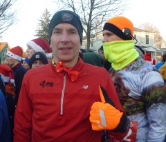 At the starting line, sporting the latest in upscale race fashion.