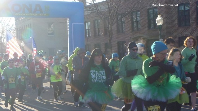 Bundled up but rarin' to go! The 5K starts.