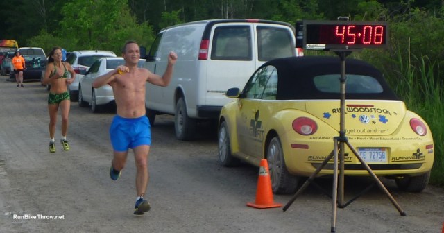 Rocker Lemon James (in the green print) streaks to the finish. (Hmm...maybe not the right word.)