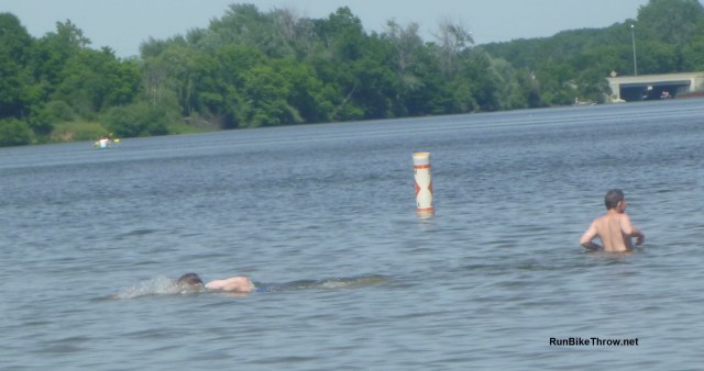 Hey, this lake has no lines painted on the bottom!