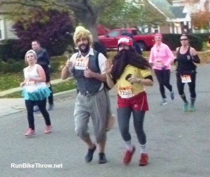 Wicked Halloween Run - Bearded Couple