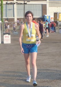 Look at that form, that determination, that purposeful stride. She wants that beer!