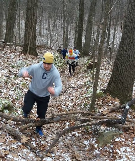 winter-switchbacks-2017-runners-charging-uphill-cropped